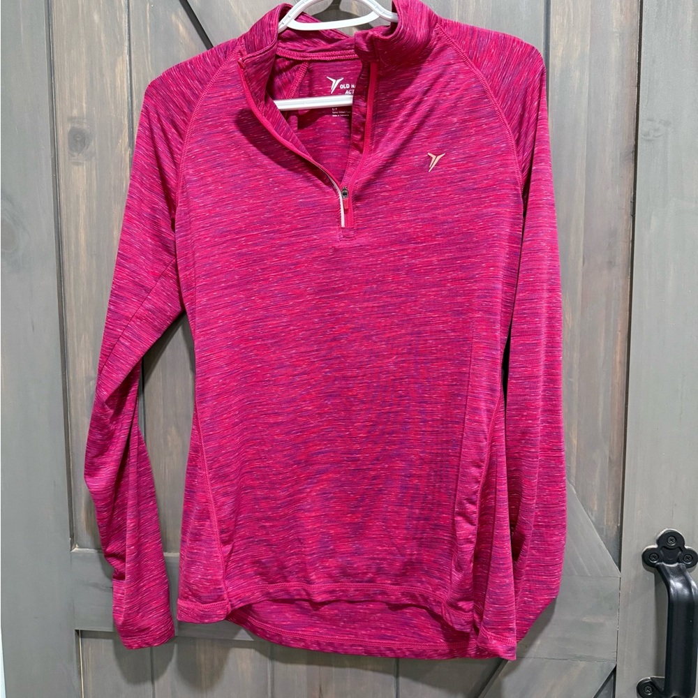 Old Navy Active Go Dry Long Sleeve with Thumb Cut Outs
